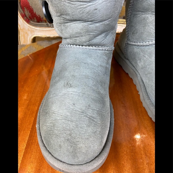 Ugg Grey Bailey 3 Button Boots Size 6 - Picture 11 of 13